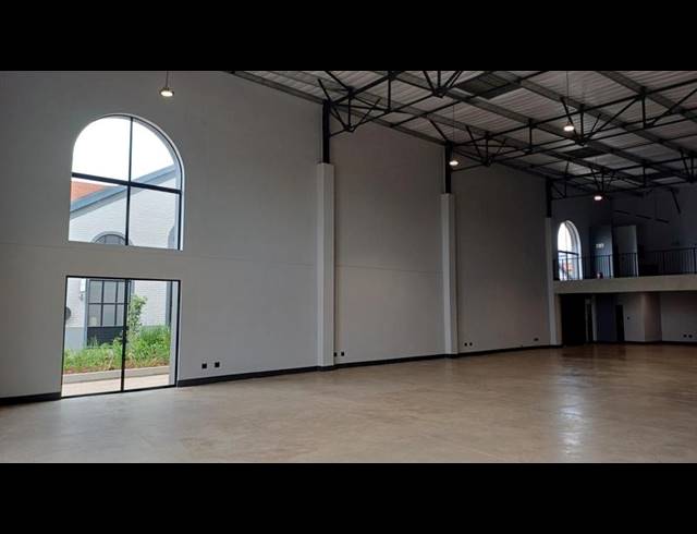 BUSINESS PROPERTY TO RENT IN ROOIHUISKRAAL NORTH